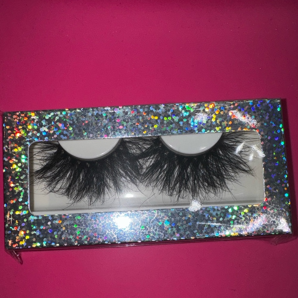 LASHES - Includes 5 pair !!!